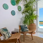 Seashore - Luxury Beachfront - Pool & Sea View *