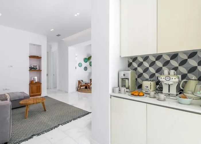 Seashore - Luxury Beachfront - Pool & Sea View *