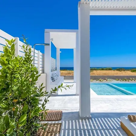 Seashore - Luxury Beachfront - Pool & Sea View