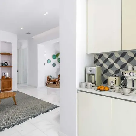 Seashore - Luxury Beachfront - Pool & Sea View *