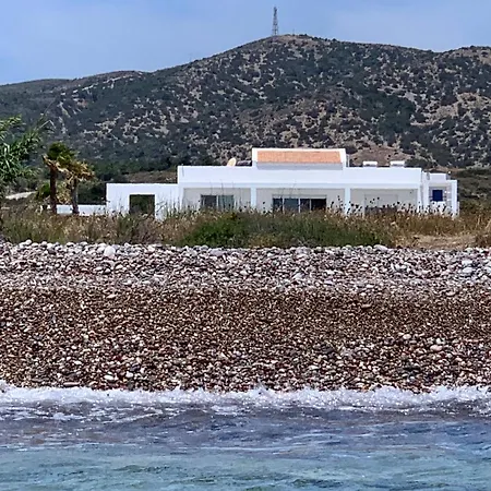 Seashore - Luxury Beachfront - Pool & Sea View