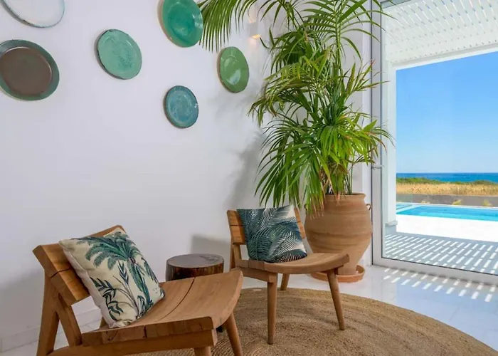 Seashore - Luxury Beachfront - Pool & Sea View *