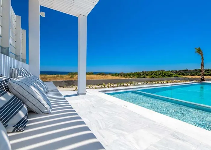 Seashore - Luxury Beachfront - Pool & Sea View 빌라 라카니아