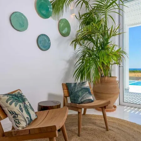 Seashore - Luxury Beachfront - Pool & Sea View *